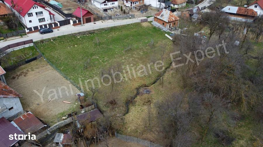 Teren de 1858 mp, în Albești