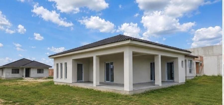 Casă cu 4 camere în Sântandrei