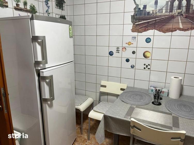 Apartament cu 2 camere semidecomandat în Colentina