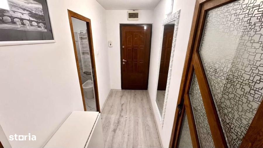 Apartament cu 2 camere decomandat în Banca Națională
