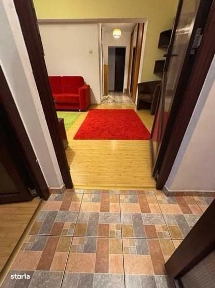 Apartament cu 3 camere semidecomandat în Timpuri Noi