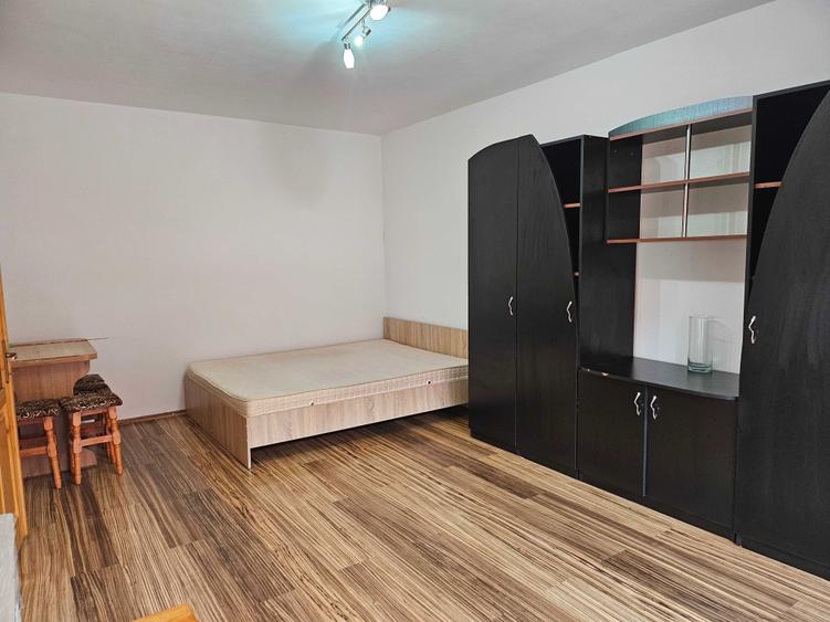 Apartament cu 2 camere decomandat în Florești