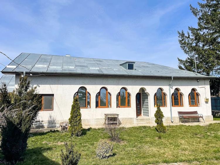 Casă cu 4 camere cu Teren 10000 Mp în Valea Roșie