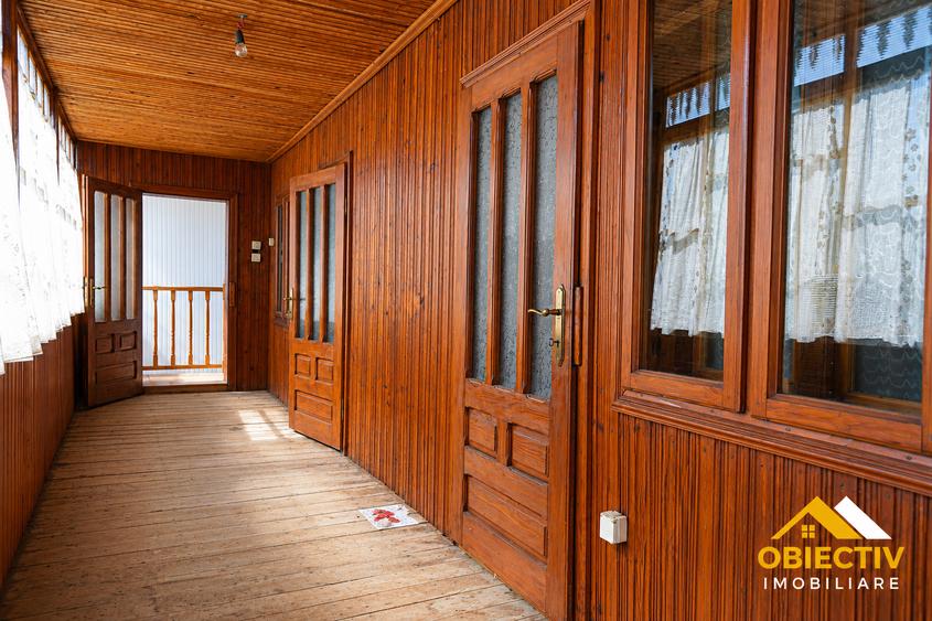 Casă individuală cu 5 camere cu Teren 500 Mp în Oglinzi