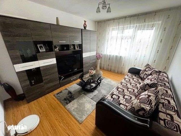 Apartament cu 4 camere în Drăgănești-Olt
