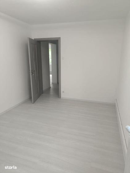 Apartament cu 3 camere în Berceni