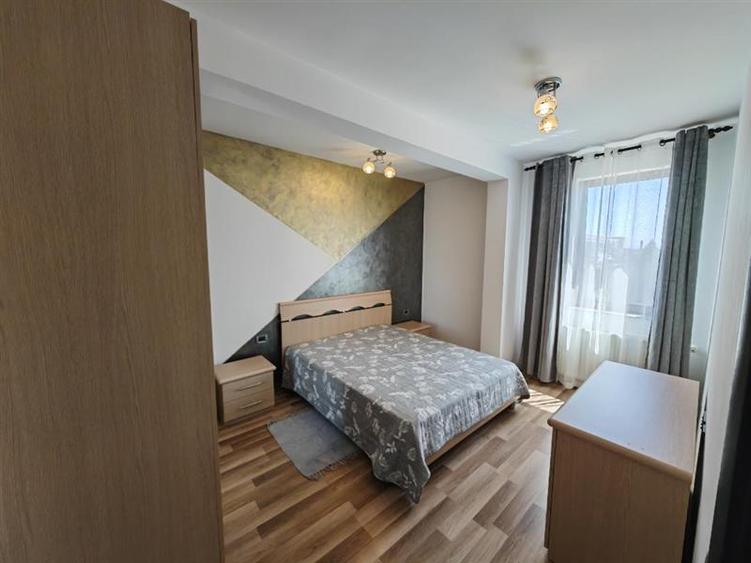 Apartament cu 3 camere semidecomandat, mobilat în Tractorul