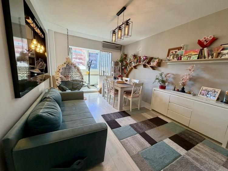Apartament cu 4 camere decomandat în Răcădău