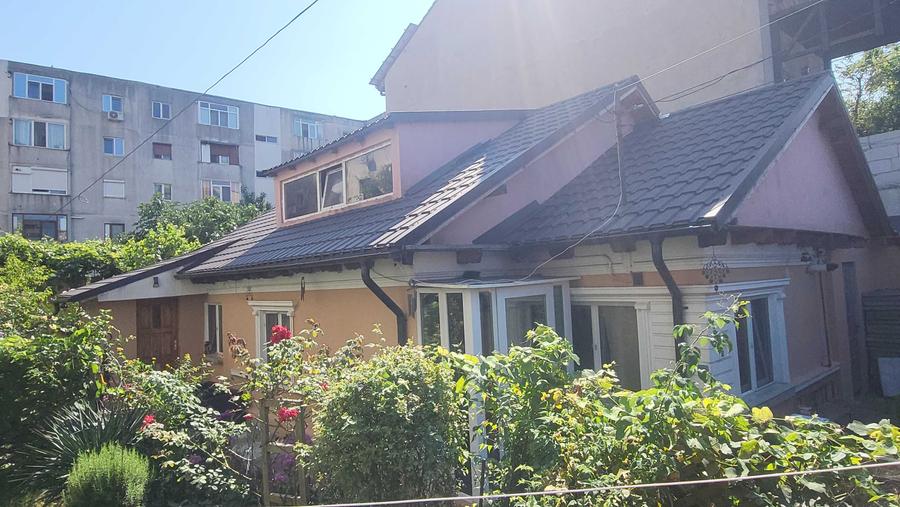 Casă cu 4 camere în Sud