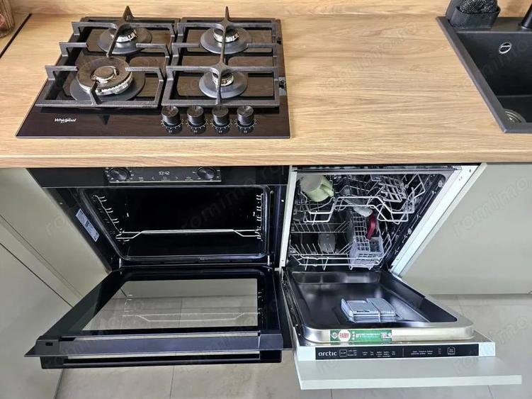 Apartament cu 2 camere decomandat în Tractorul