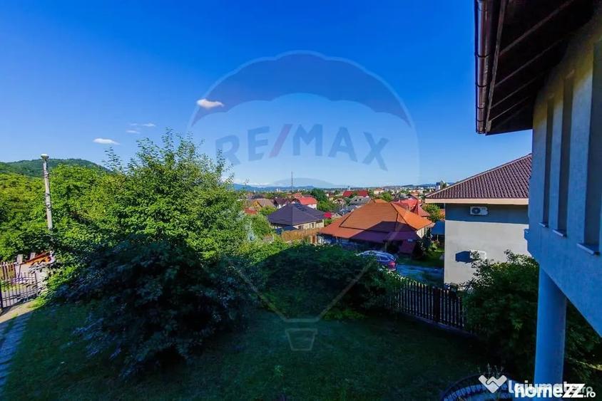 Casă cu 5 camere cu Teren 600 Mp în Central