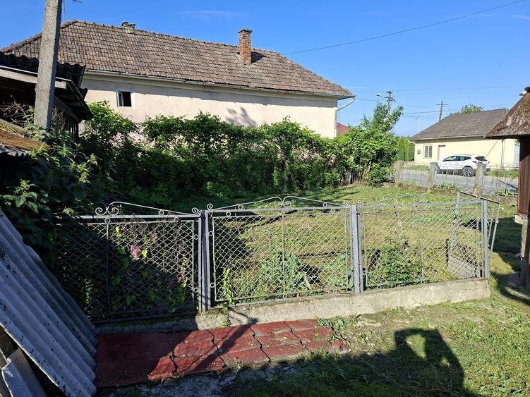 Casă cu 3 camere în Mica