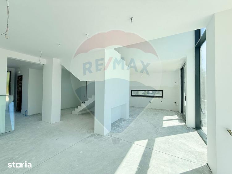 Casă cu 5 camere cu Teren 753 Mp în Balotești