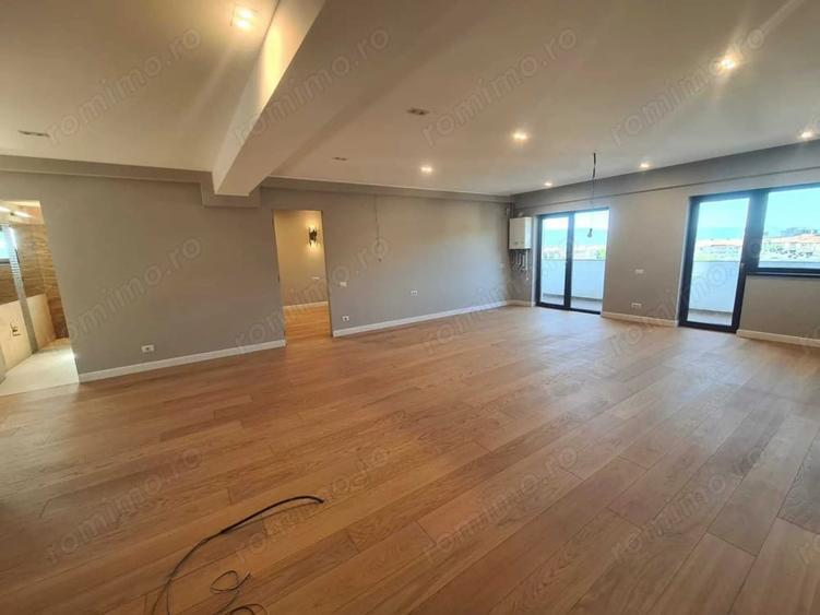Apartament cu 3 camere în 1 Mai
