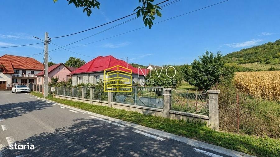 Casă cu 4 camere decomandat în Criș