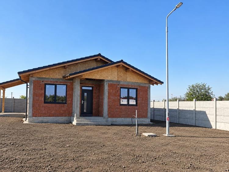 Casă cu 3 camere în Leș