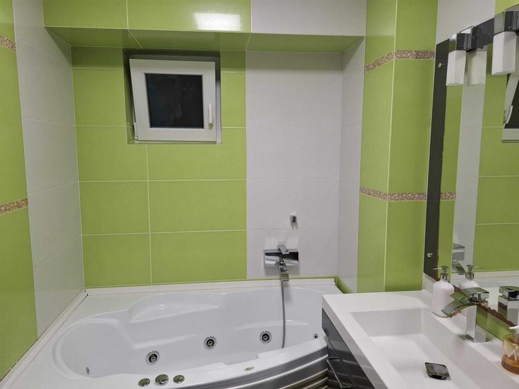 Apartament cu 3 camere decomandat în Nufărul
