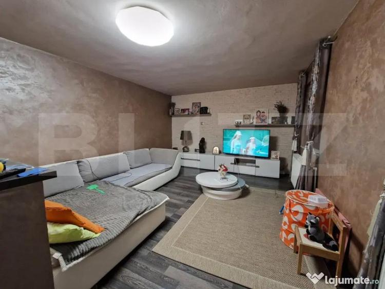 Casă cu 8 camere cu Teren 387 Mp în Central