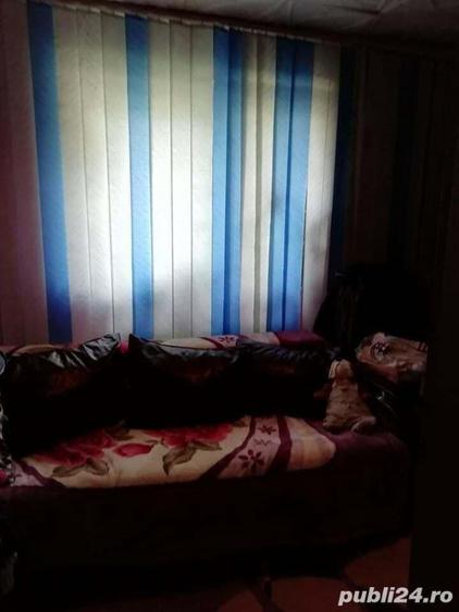 Apartament cu 2 camere semidecomandat în Petrila