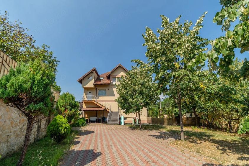 Apartament cu 6 camere decomandat în Găvana