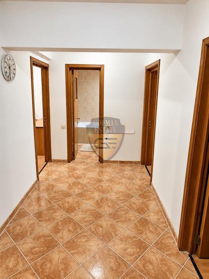 Apartament cu 3 camere decomandat, mobilat în Stadion