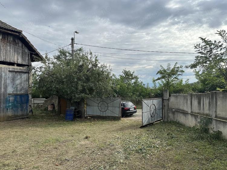 Teren de 2800 mp, în Central