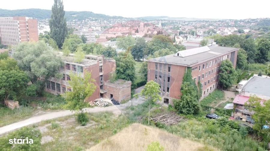 Spațiu comercial, de 8,300 mp, în Răcăștia