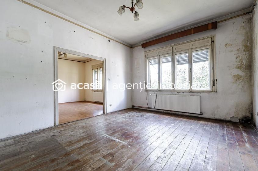 Casă individuală cu 5 camere cu Canalizare în Pârneava
