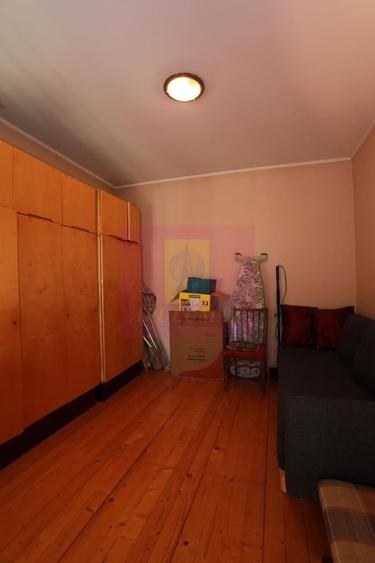 Casă cu 5 camere în Pantelimon