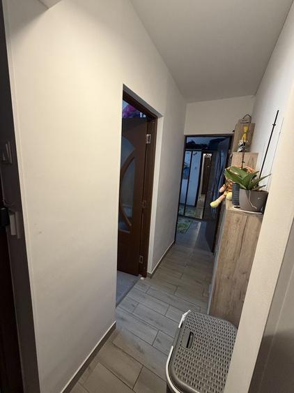 Apartament cu 3 camere decomandat în Drumul Carului