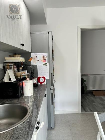 Apartament cu 3 camere semidecomandat, mobilat în Mogoșoaia