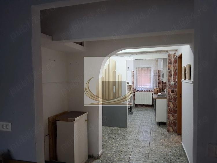 Apartament cu 3 camere decomandat, mobilat în Lipovei