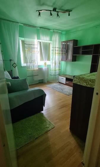 Garsonieră decomandată în Tudor