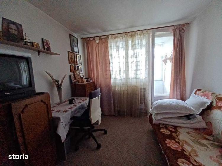 Apartament cu 3 camere, mobilat în Vitan