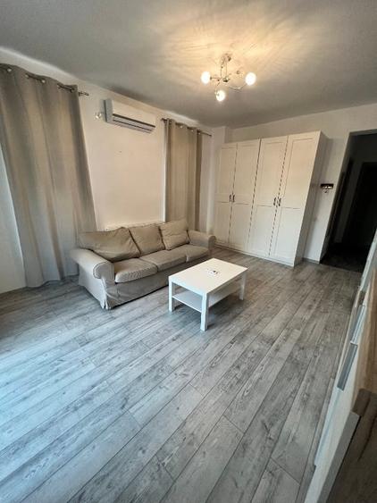 Apartament cu 2 camere decomandat, mobilat în Central