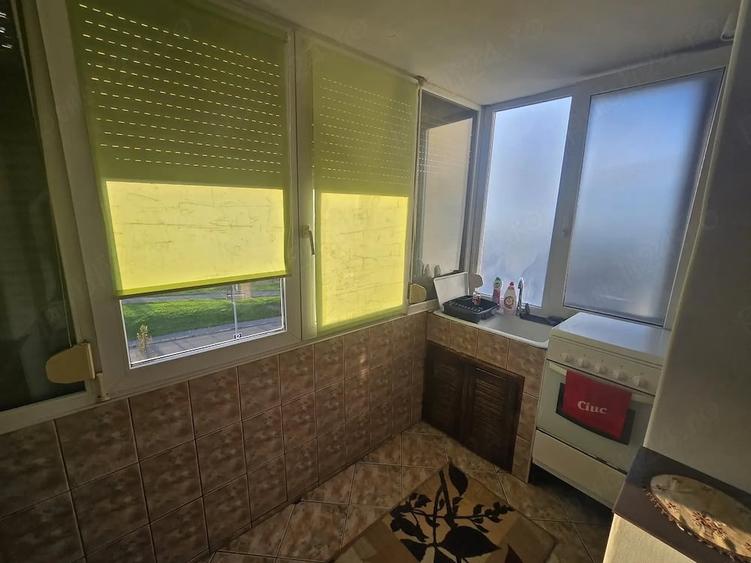 Apartament cu 3 camere decomandat în Nufărul
