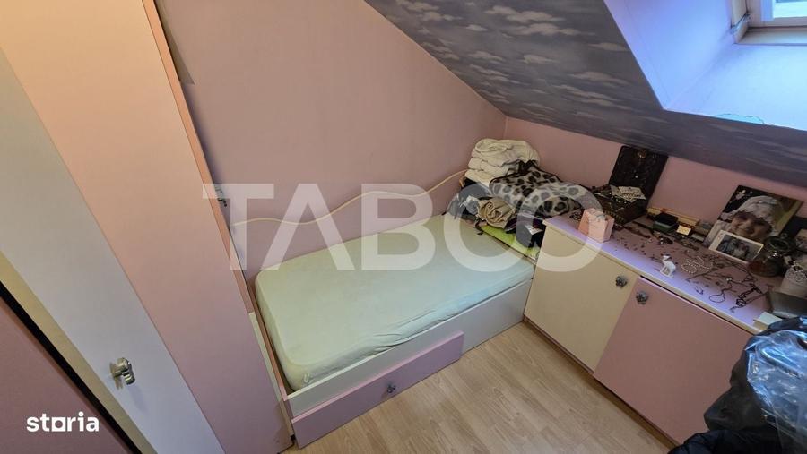 Apartament cu 4 camere decomandat în Central