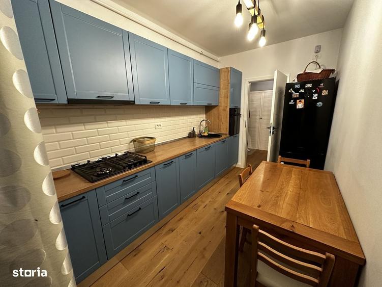 Apartament cu 3 camere decomandat în Sud