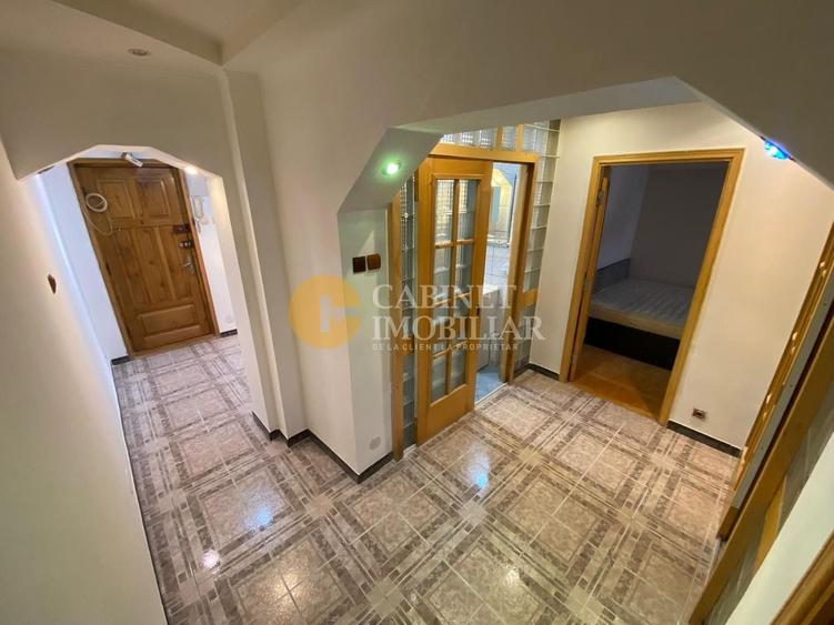 Apartament cu 3 camere decomandat, mobilat în Păcurari