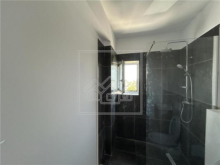 Apartament 2 camere la cheie + balcon, bloc nou, cu lift, etaj 1 - 9