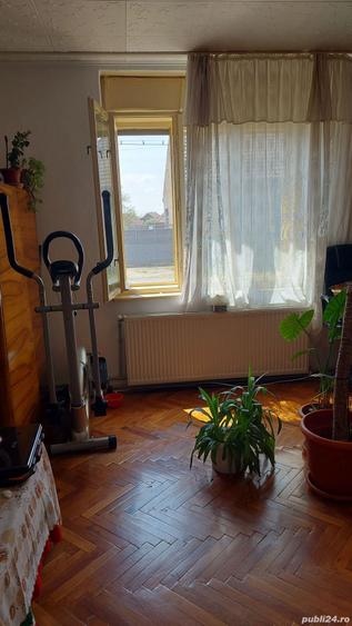 Casă cu 6 camere în Curtici