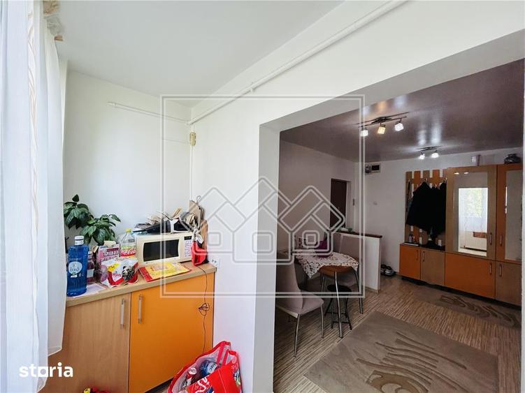 Apartament cu 2 camere decomandat în Calea Dumbrăvii
