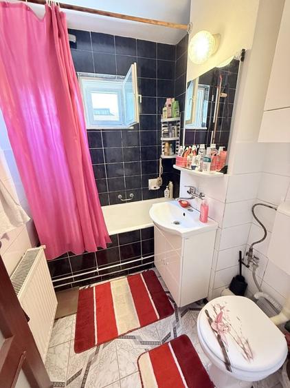 Apartament cu 2 camere semidecomandat, mobilat în Central