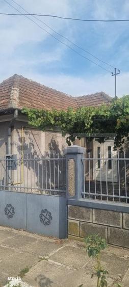 CASA CU 2 CAMERE CURTE SI GRADINA - 1