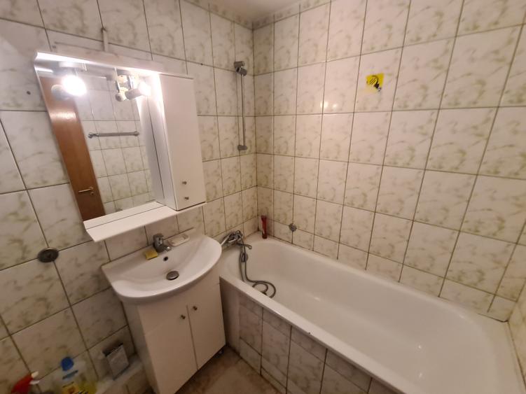 Garsonieră decomandată, mobilată în Unirii
