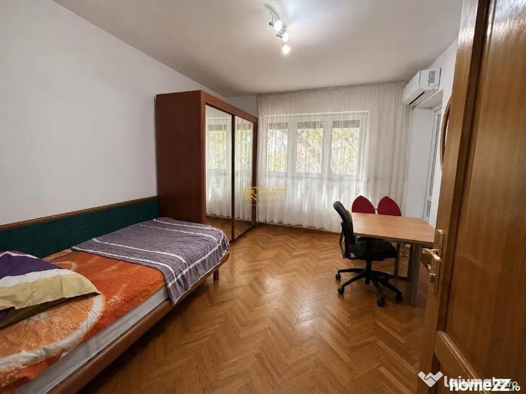 Apartament cu 4 camere decomandat în Ultracentral
