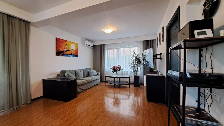 Casă individuală cu 5 camere cu Teren 300 Mp în Tunari