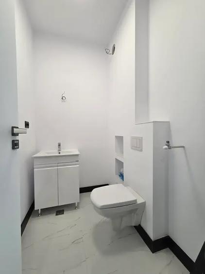 Penthouse cu 3 camere decomandat în Titan