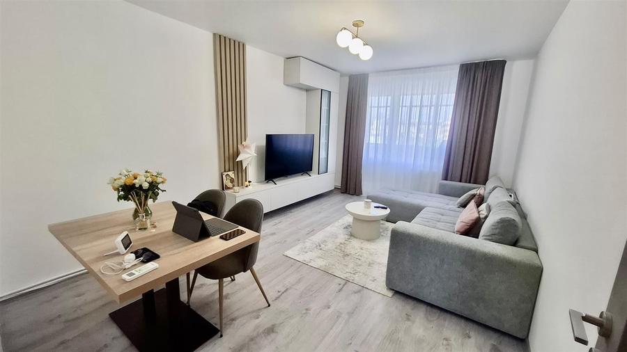 Apartament cu 3 camere decomandat în Alexandru cel Bun