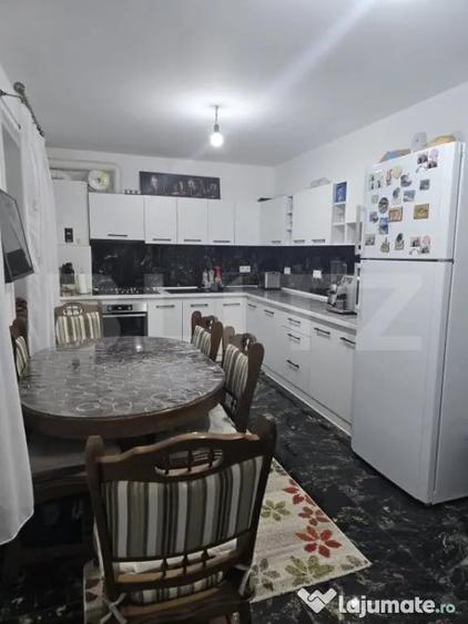 Casă cu 4 camere cu Teren 1500 Mp în Central